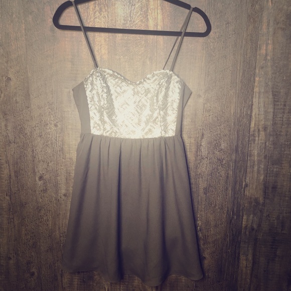 Divided Dresses & Skirts - ✨Gray & Silver Sequin Dress ✨